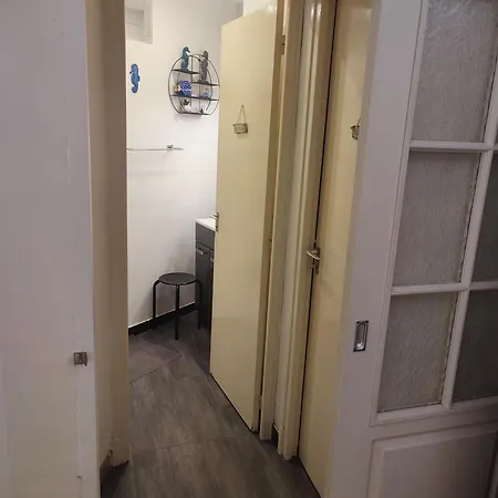 Apartment Joli Pres Deux Quatre Personnes