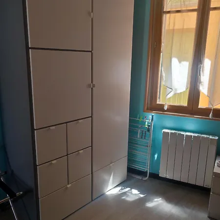 Joli Pres Deux Quatre Personnes
