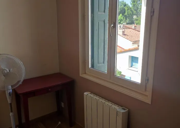 Joli Pres Deux Quatre Personnes Апартаменты *